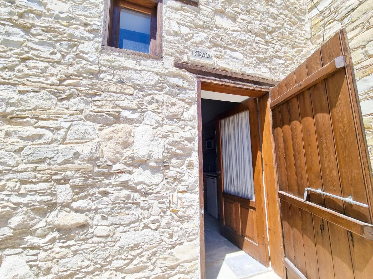 Poolside Escape Studio In Skarinou Village With Pool Facilities Esterno foto