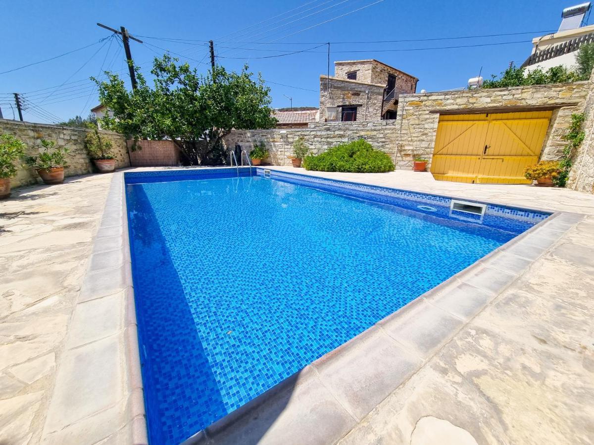 Poolside Escape Studio In Skarinou Village With Pool Facilities Esterno foto